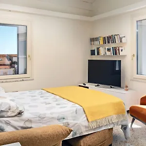 Centro Storico, Esclusivo, 4' Piano Senza Ascensore Apartment